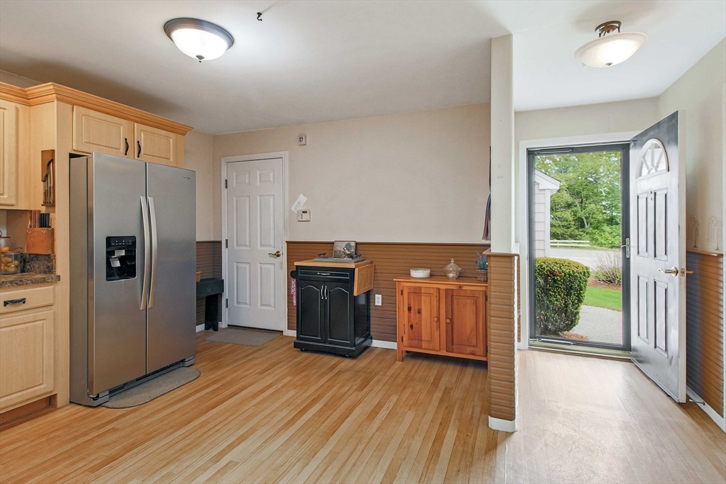14 Hitchin Post Ln 14