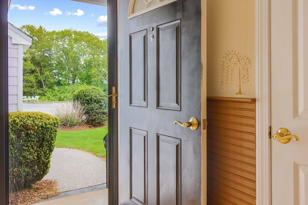 14 Hitchin Post Ln 14