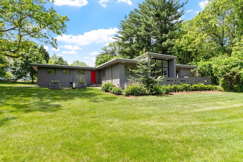 166 Quinapoxet Ln
