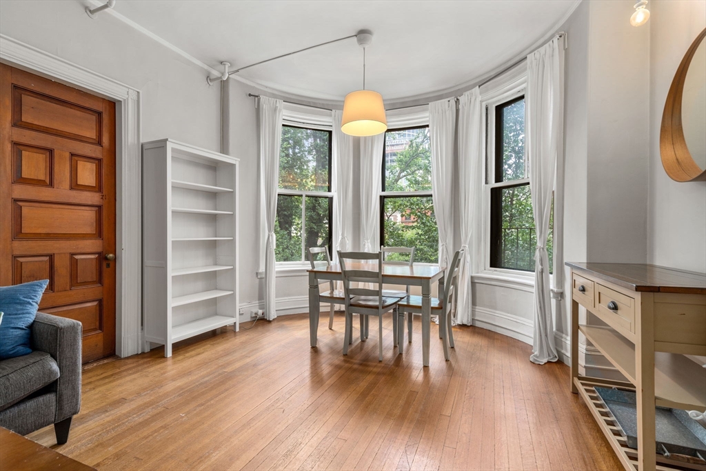 377 Commonwealth Ave 31