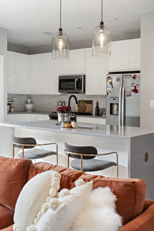 277 Border Street 204