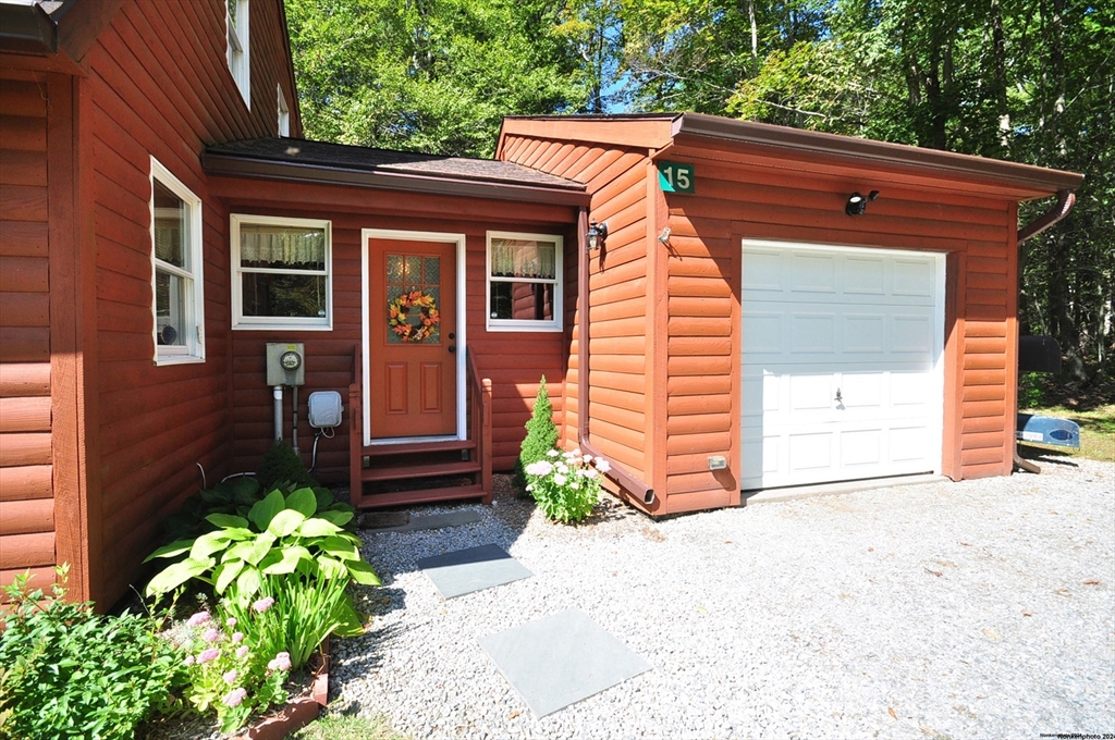 15 Thicket Road