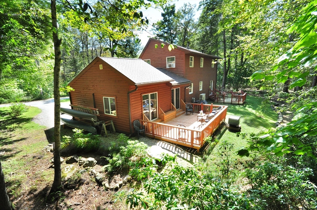 15 Thicket Road
