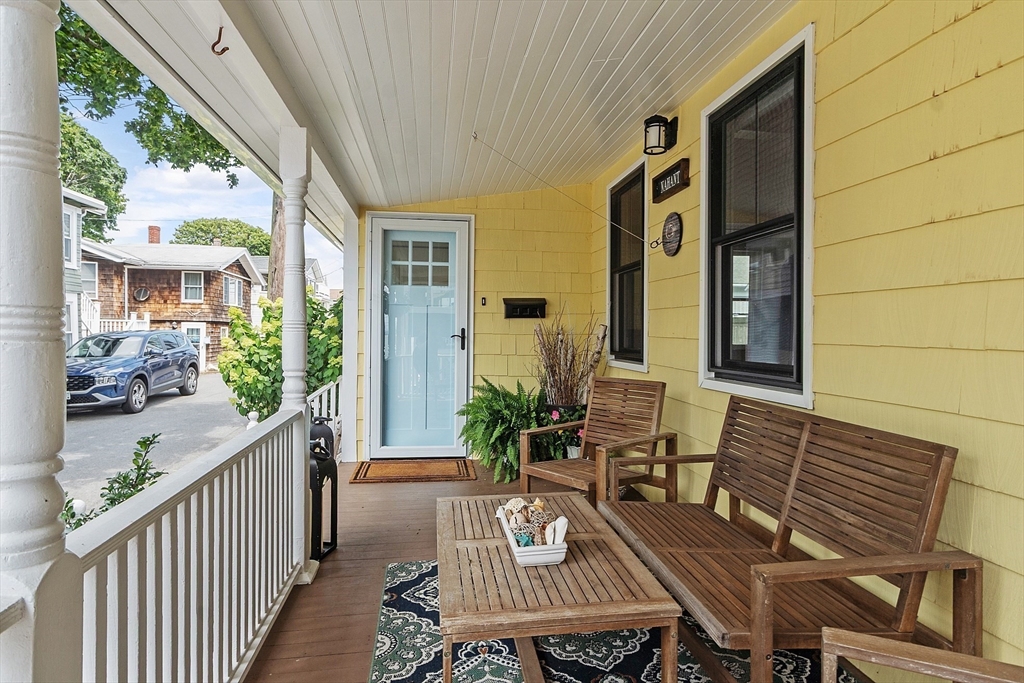 32 Maple Avenue