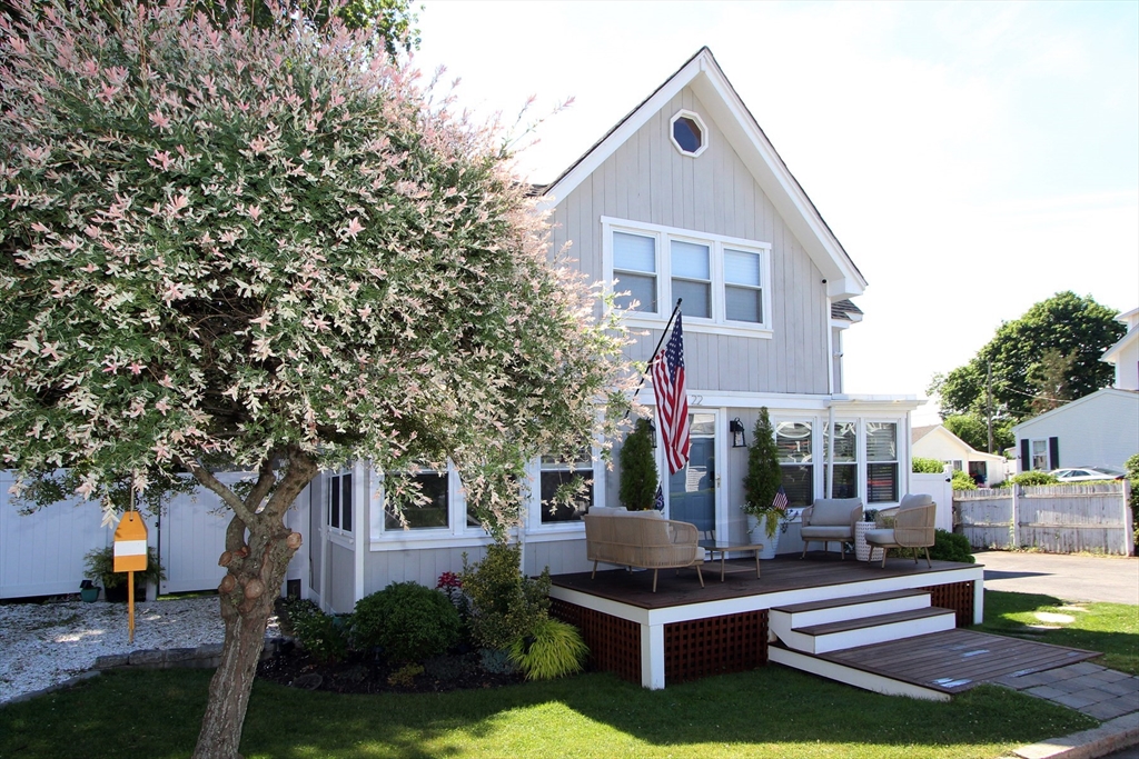 22 Maple Street