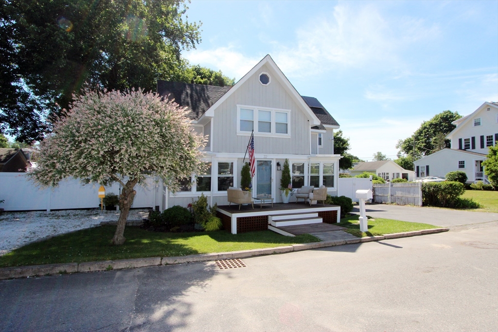 22 Maple Street