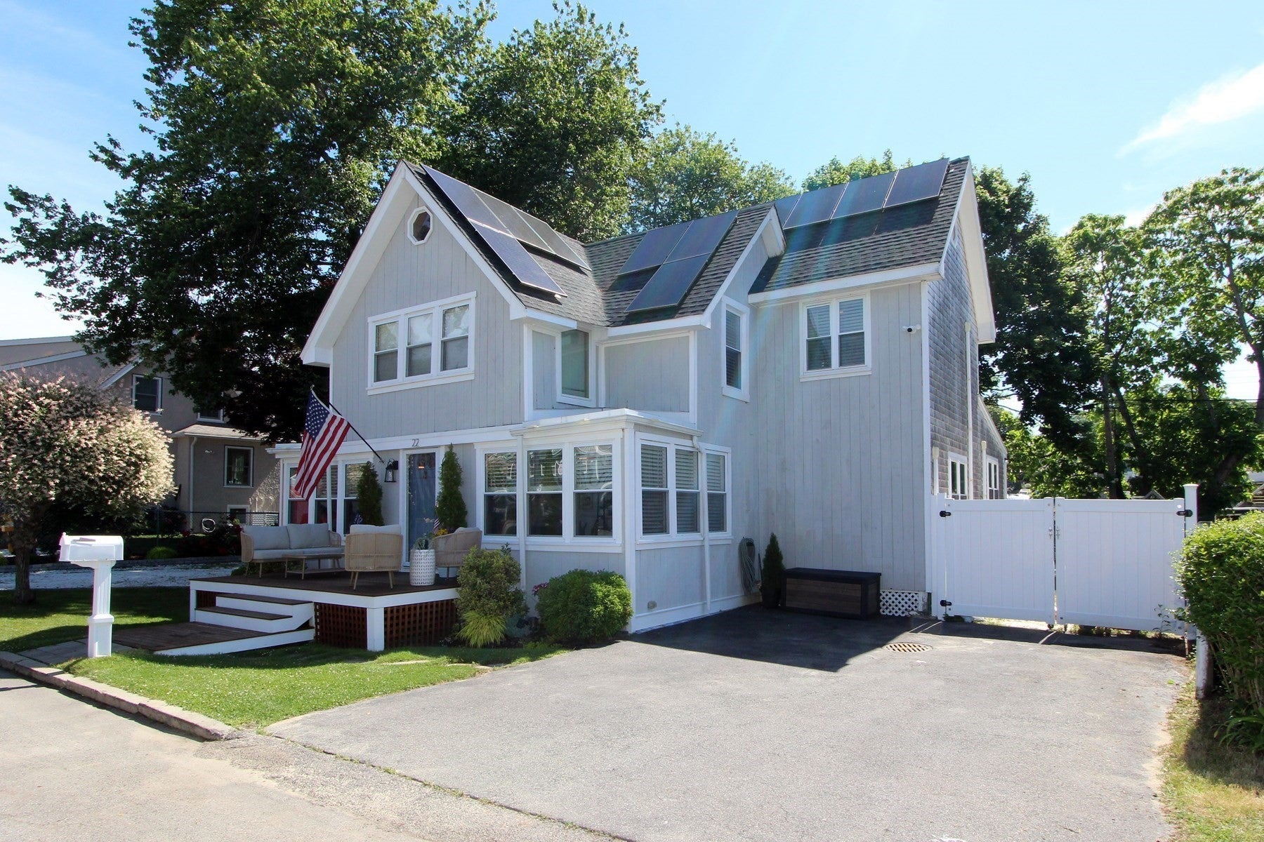 22 Maple Street