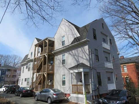 78 Downing St Worcester MA 01610