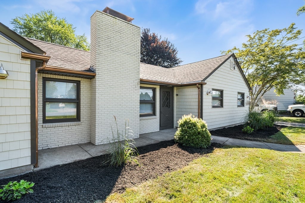 195 Barney Ave