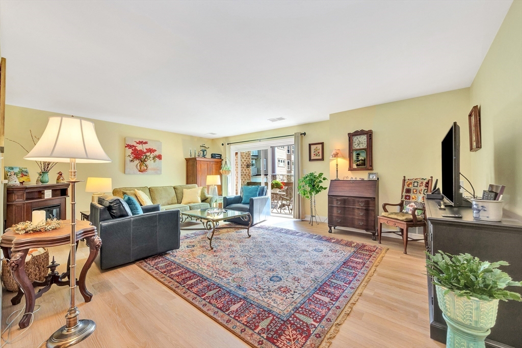 12 Mount Vernon St 27
