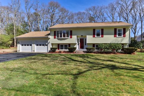 Single Family Residence in Falmouth MA 121 Fresh Pond Road.jpg