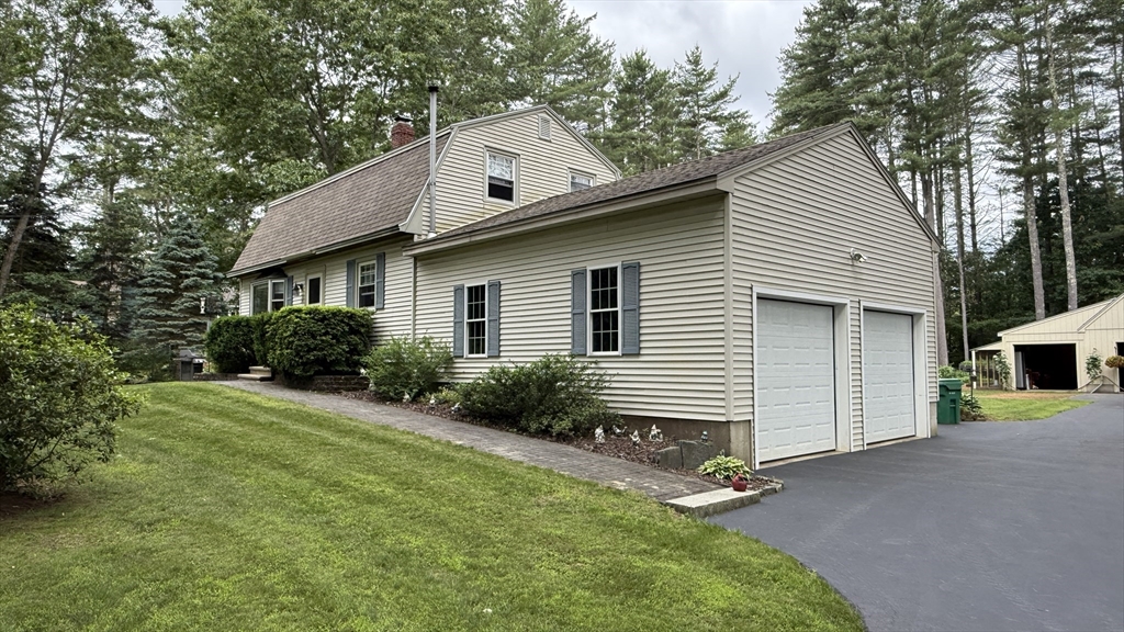 75 Leavitt Road