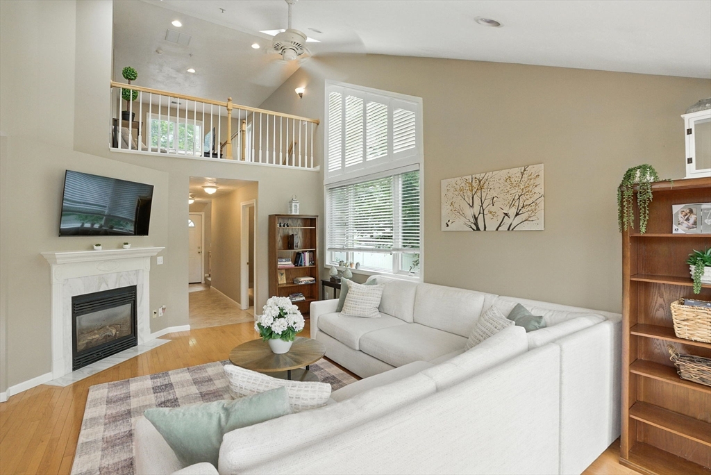 27 Solomon Pond Rd A