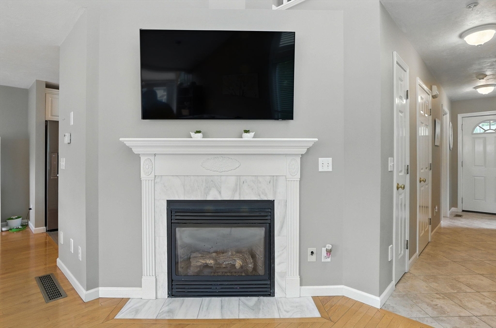 27 Solomon Pond Rd A