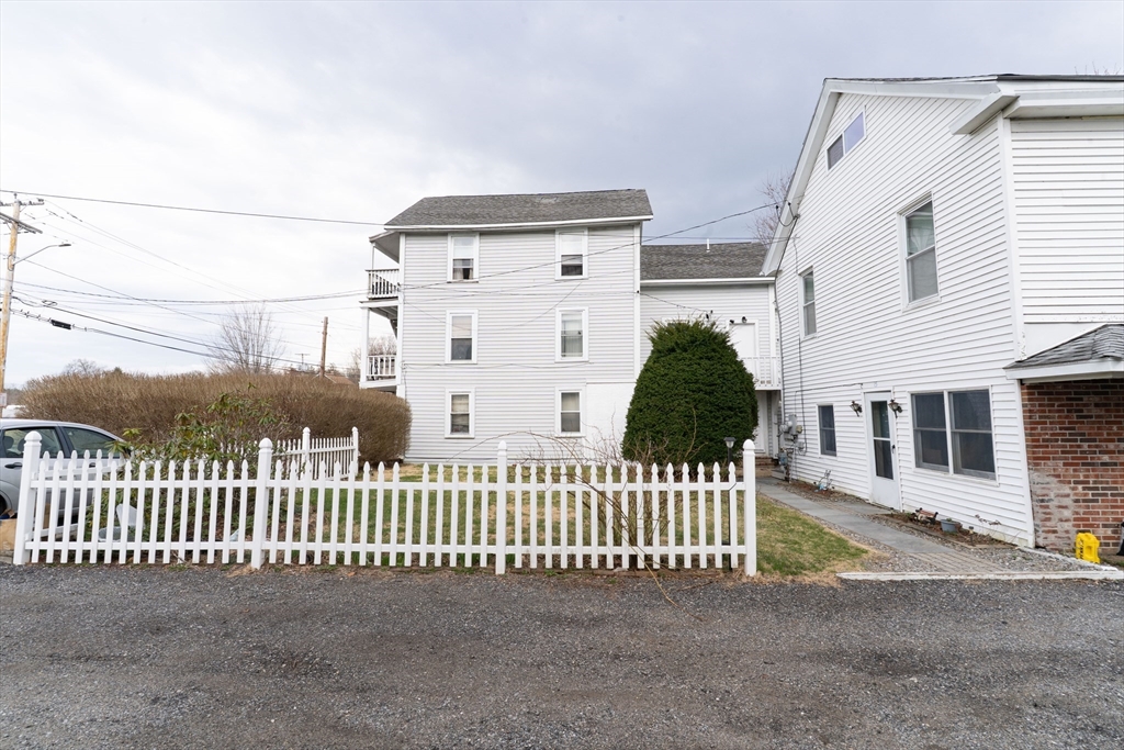 15-17 Central St