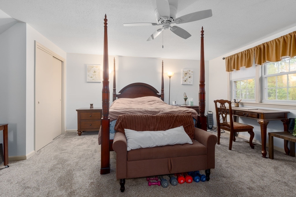 Stoughton, Massachusetts 02072, United States, 2 Bedrooms Bedrooms, ,2 BathroomsBathrooms,Residential,Contingent,105474