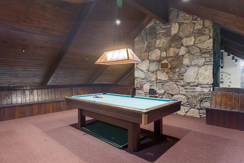 Stoughton, Massachusetts 02072, United States, 2 Bedrooms Bedrooms, ,2 BathroomsBathrooms,Residential,Contingent,105474