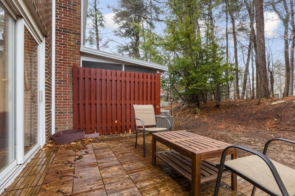 Stoughton, Massachusetts 02072, United States, 2 Bedrooms Bedrooms, ,2 BathroomsBathrooms,Residential,Contingent,105474