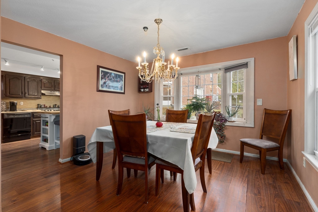 Stoughton, Massachusetts 02072, United States, 2 Bedrooms Bedrooms, ,2 BathroomsBathrooms,Residential,Contingent,105474