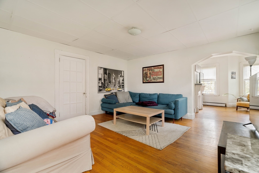 295 Beacon St