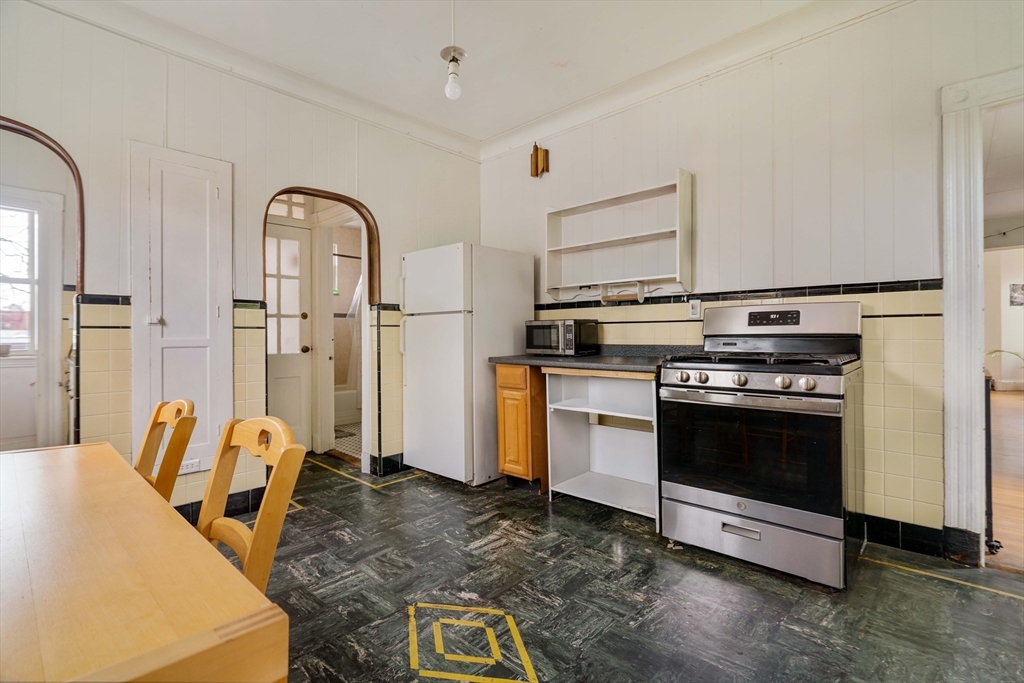 295 Beacon St