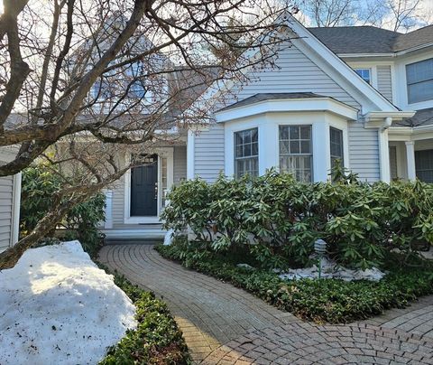 Photo of 17 Highcroft Way #17, Hopkinton, MA 01748 (MLS # 73486296)