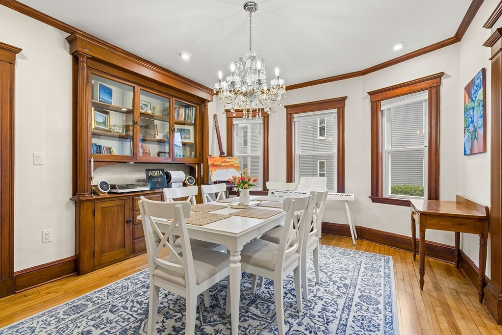 Watertown, Massachusetts 02472, United States, 2 Bedrooms Bedrooms, ,2 BathroomsBathrooms,Residential,Pending,125754