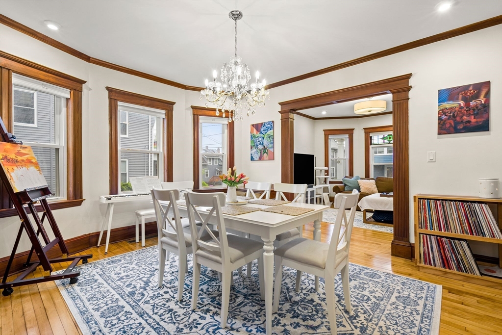 Watertown, Massachusetts 02472, United States, 2 Bedrooms Bedrooms, ,2 BathroomsBathrooms,Residential,Pending,125754