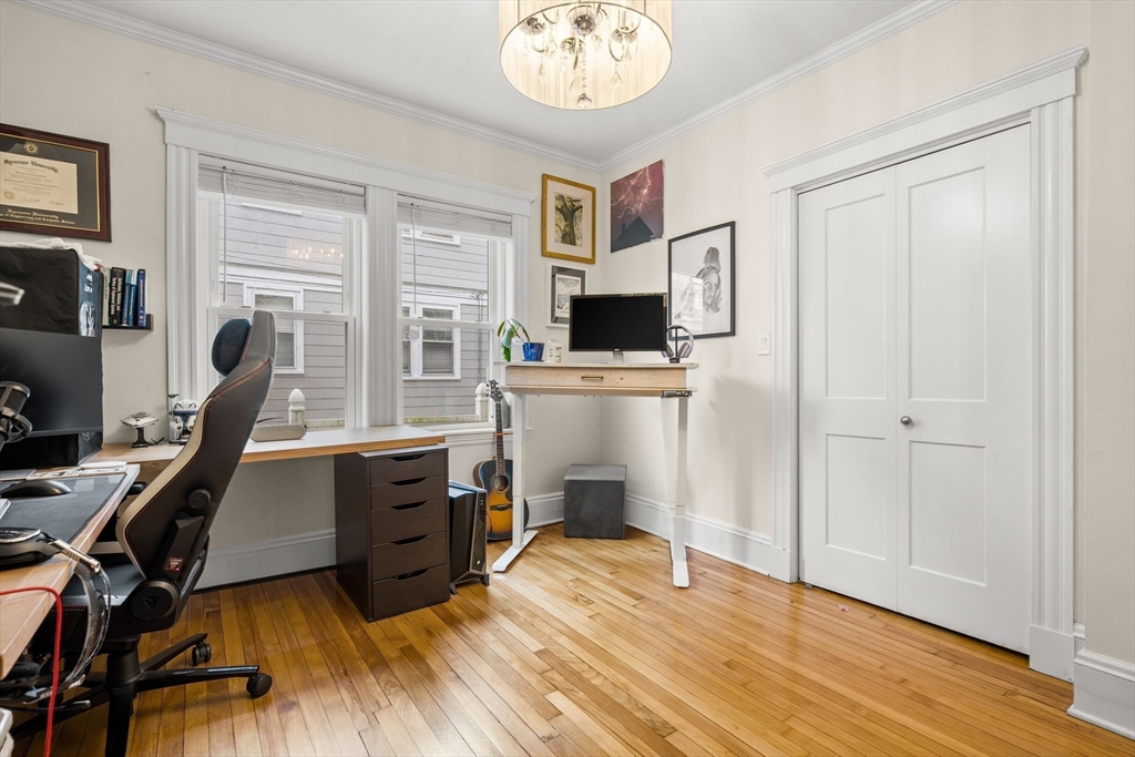 Watertown, Massachusetts 02472, United States, 2 Bedrooms Bedrooms, ,2 BathroomsBathrooms,Residential,Pending,125754