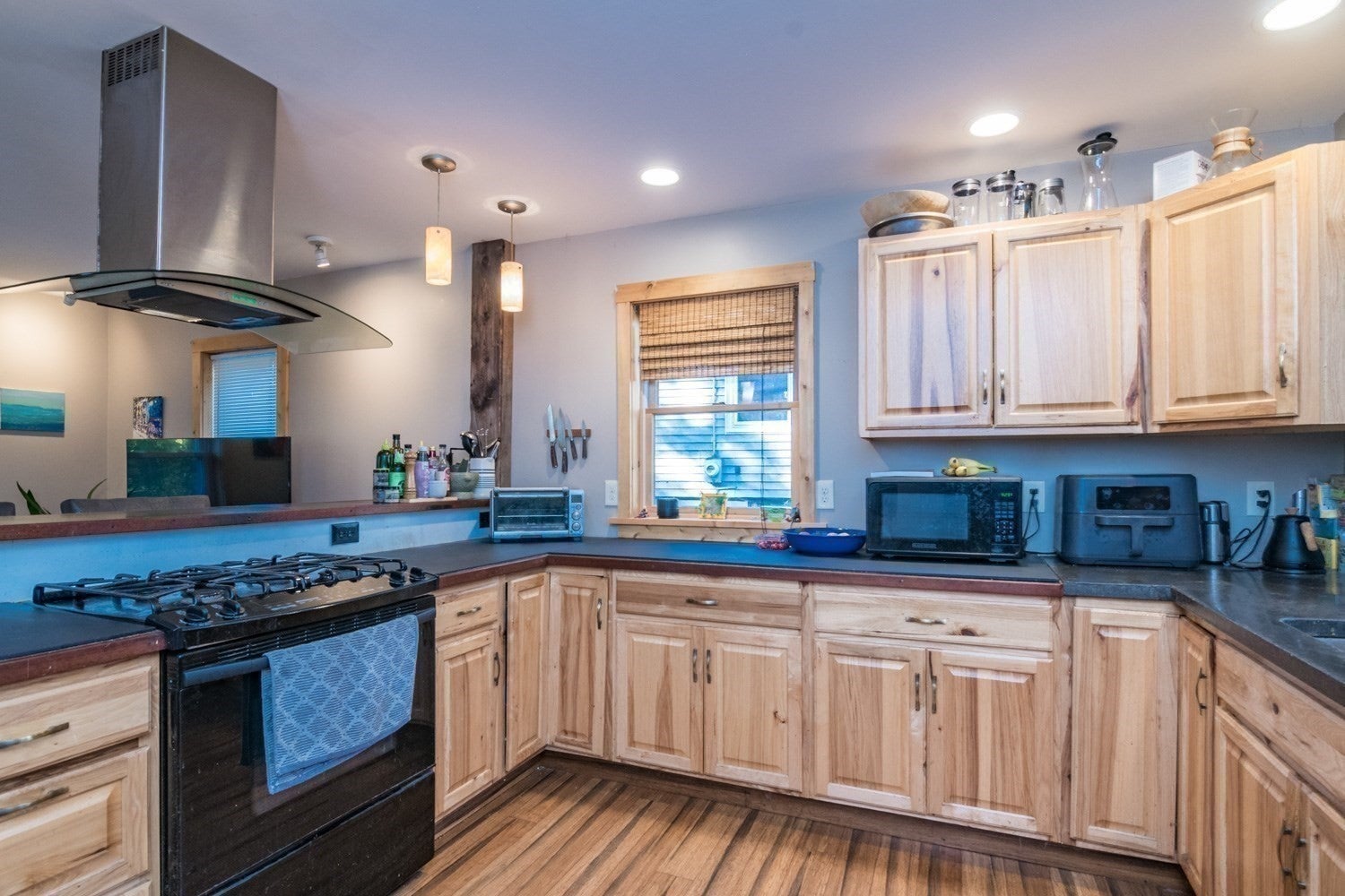 15 Carpenters Lane, Greenfield, MA Photo #10