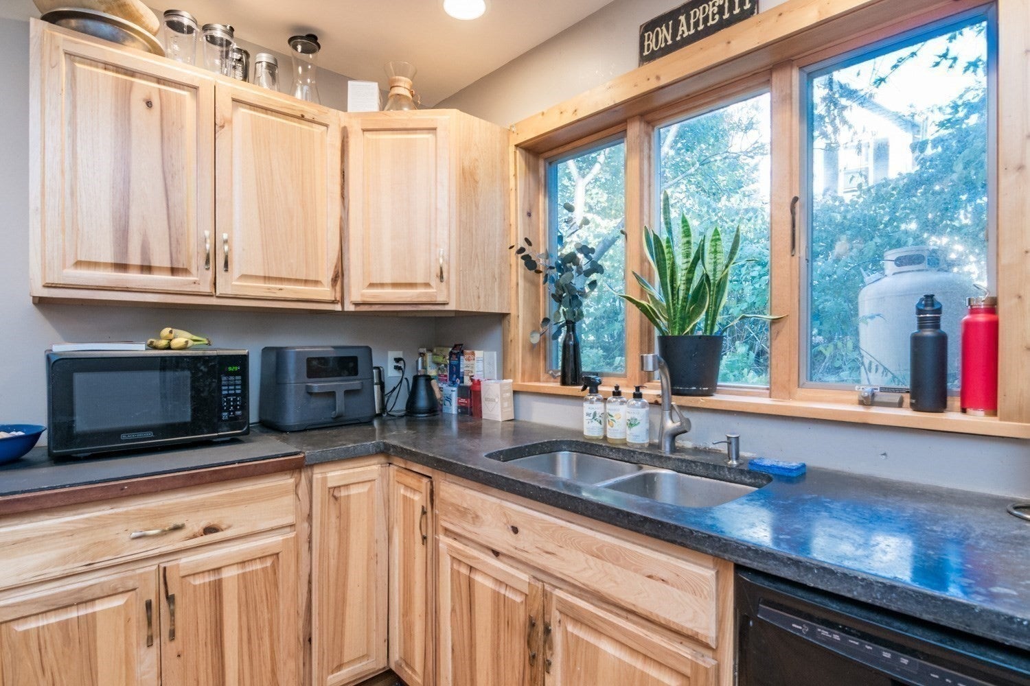 15 Carpenters Lane, Greenfield, MA Photo #11