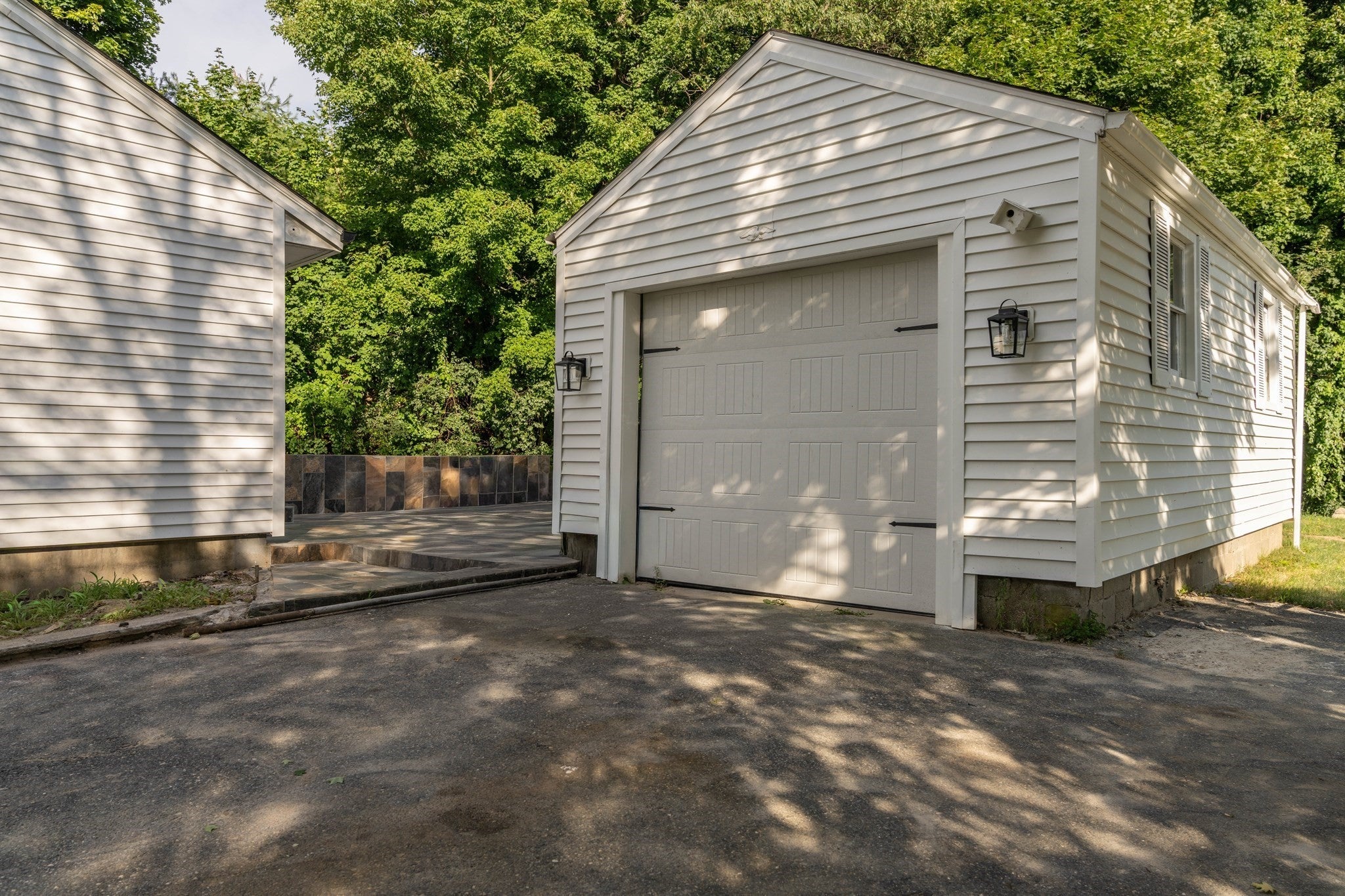 177 Hartford Ave E
