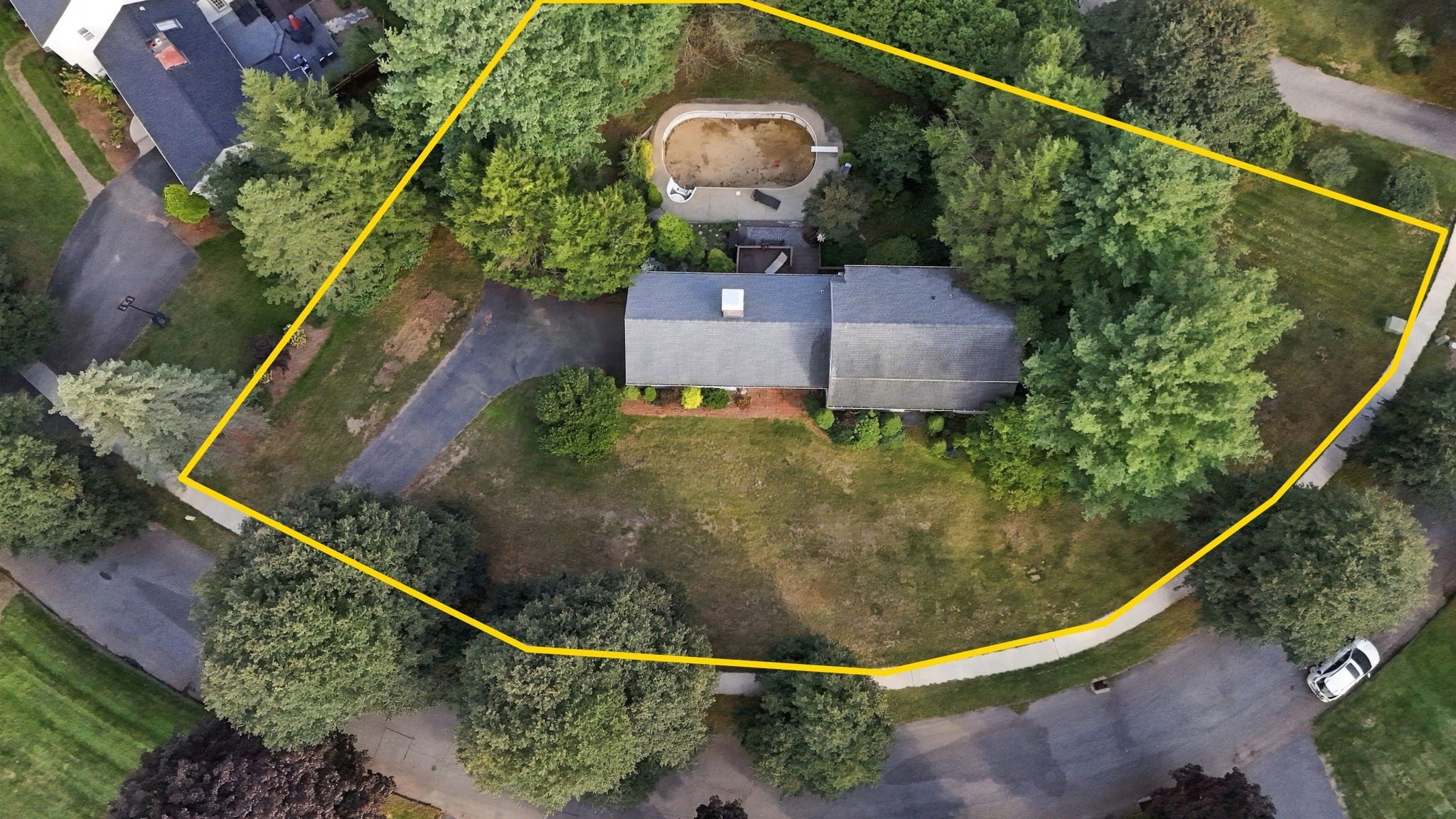 81 Coventry Ln