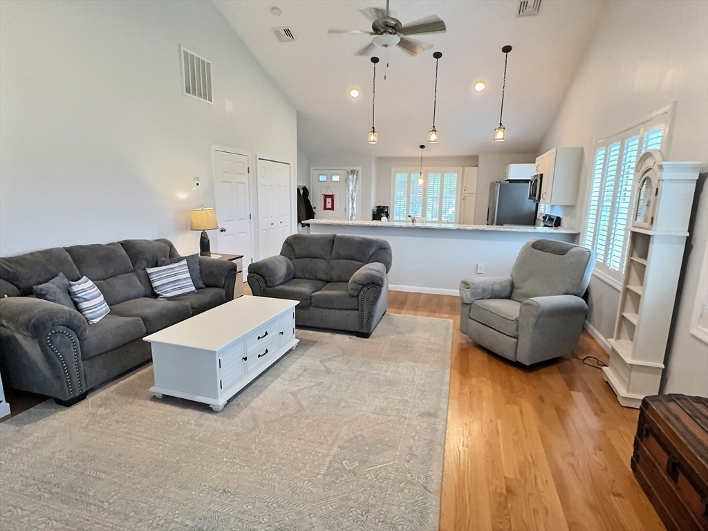 5 Litchfield Ln 5A