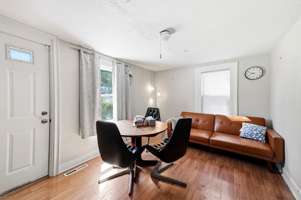 30 Mazarin St