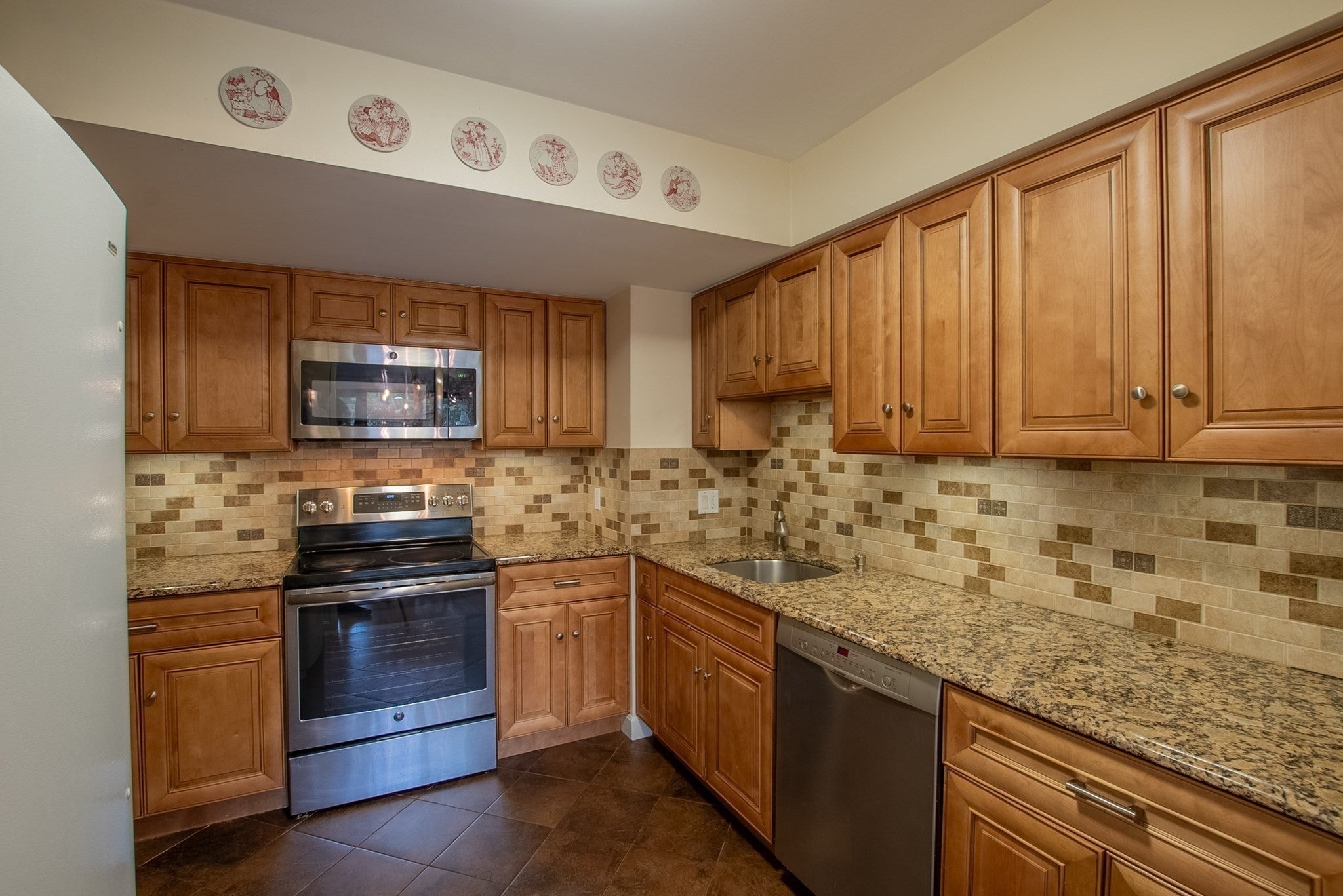 250 Hammond Pond Parkway 102N