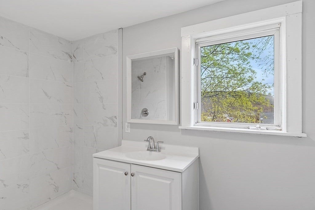 76 Columbus St, Fitchburg, MA, 76 Columbus St, Fitchburg, MA Photo #23