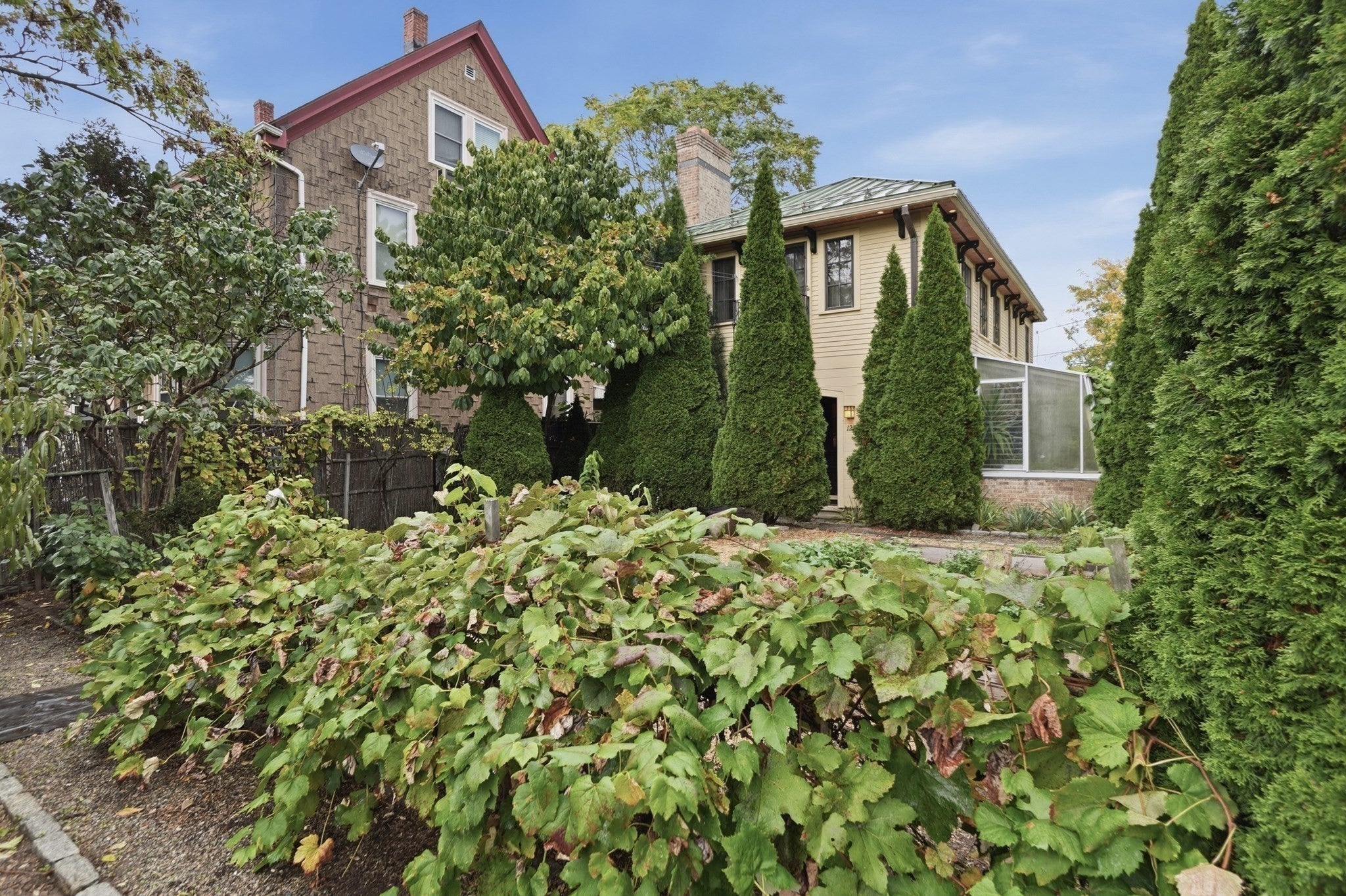 127 Cushing St