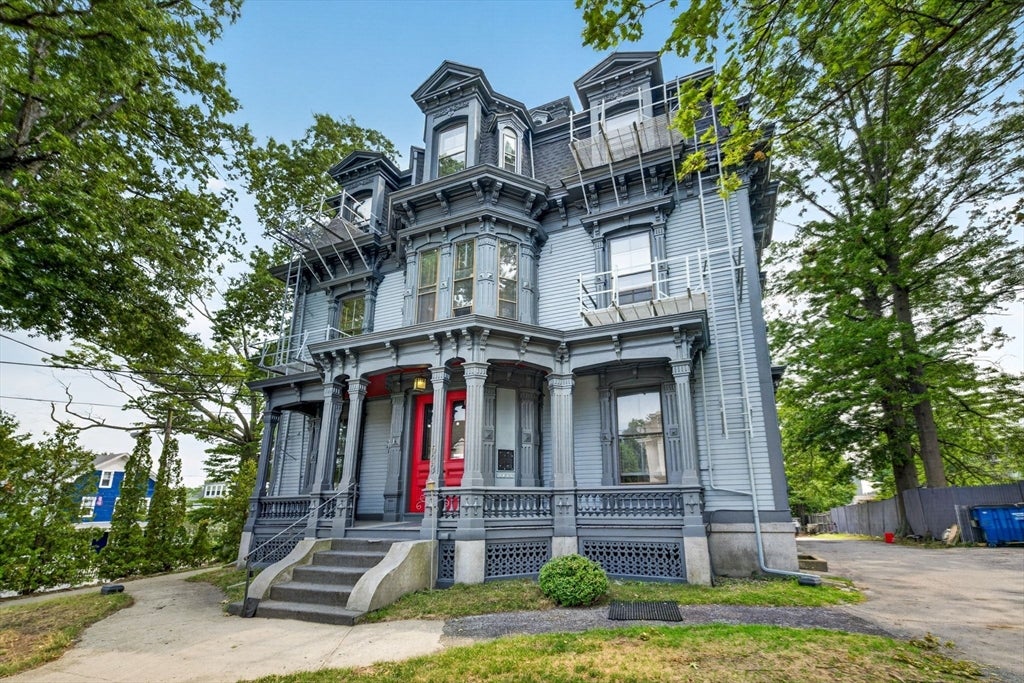 533 Locust St #3, Fall River, MA Photo #2