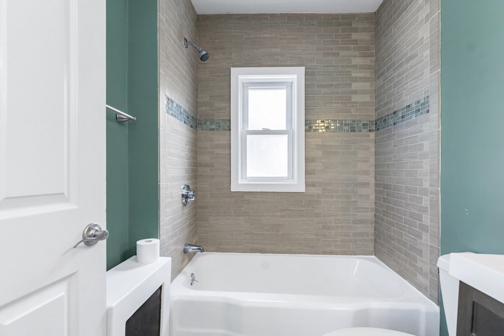 90 Gilbert St, Lawrence, MA, 90 Gilbert St, Lawrence, MA Photo #16