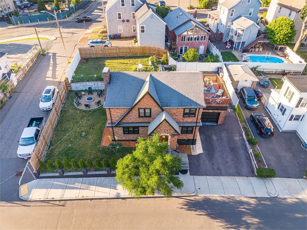 109 Eustis St