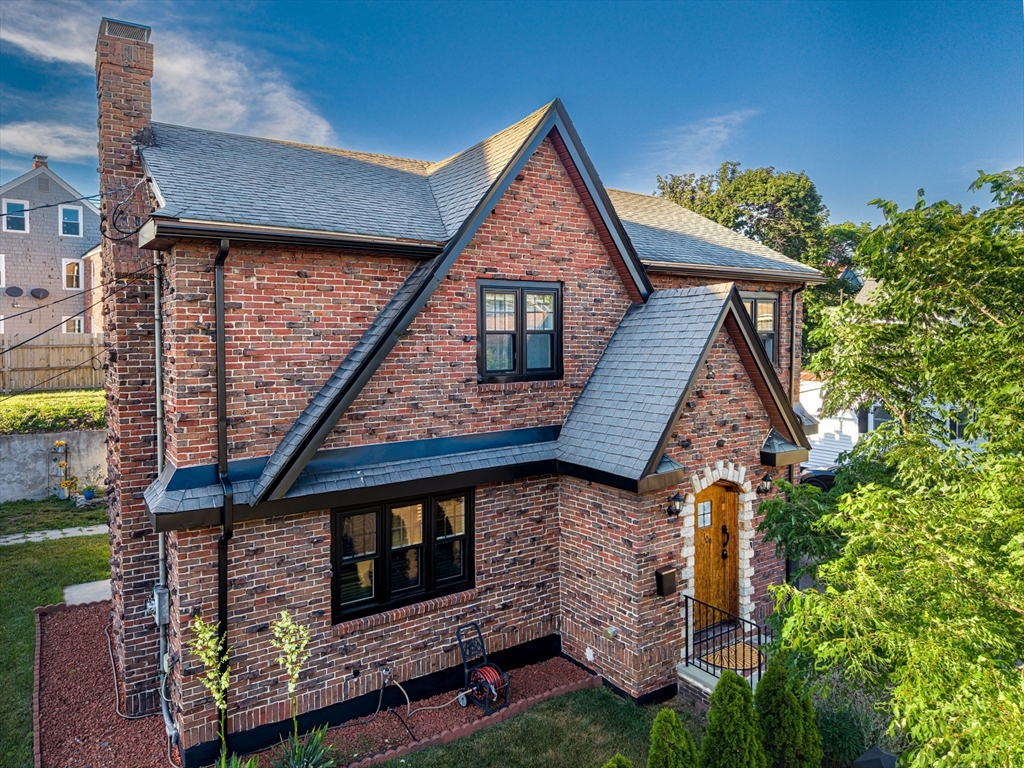 109 Eustis St