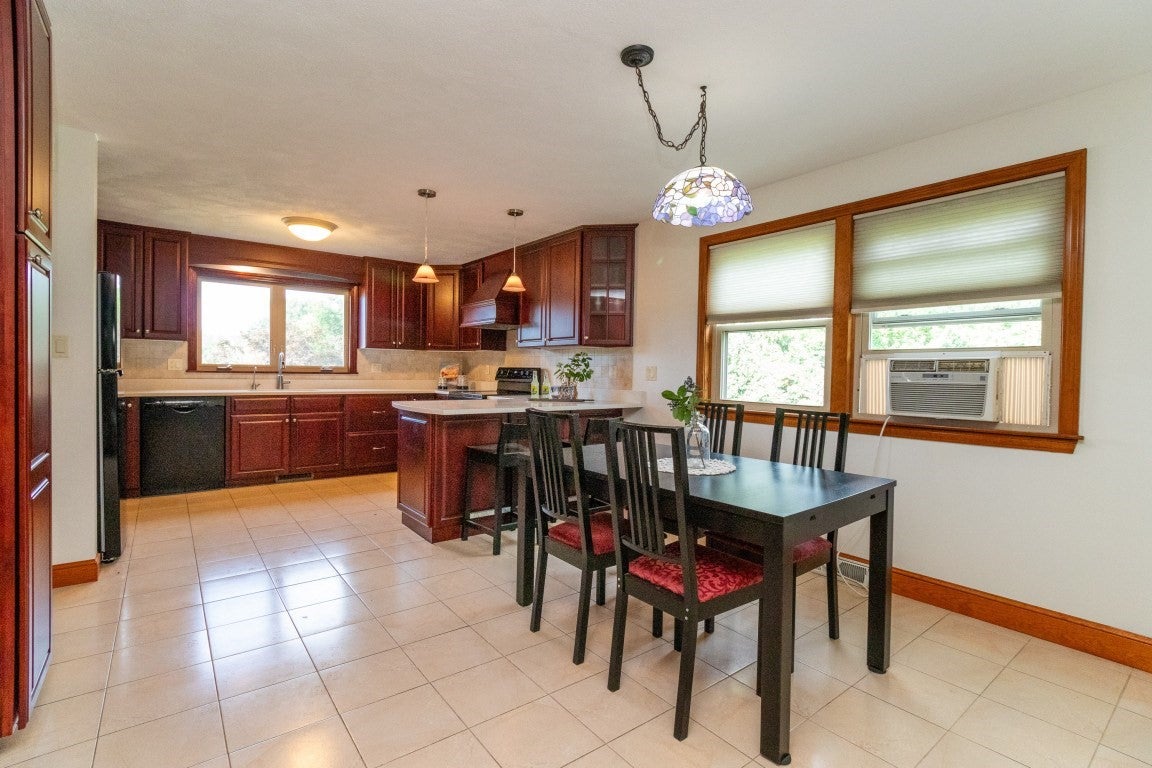 2 Mccarthy Dr, Burlington, MA Photo #19