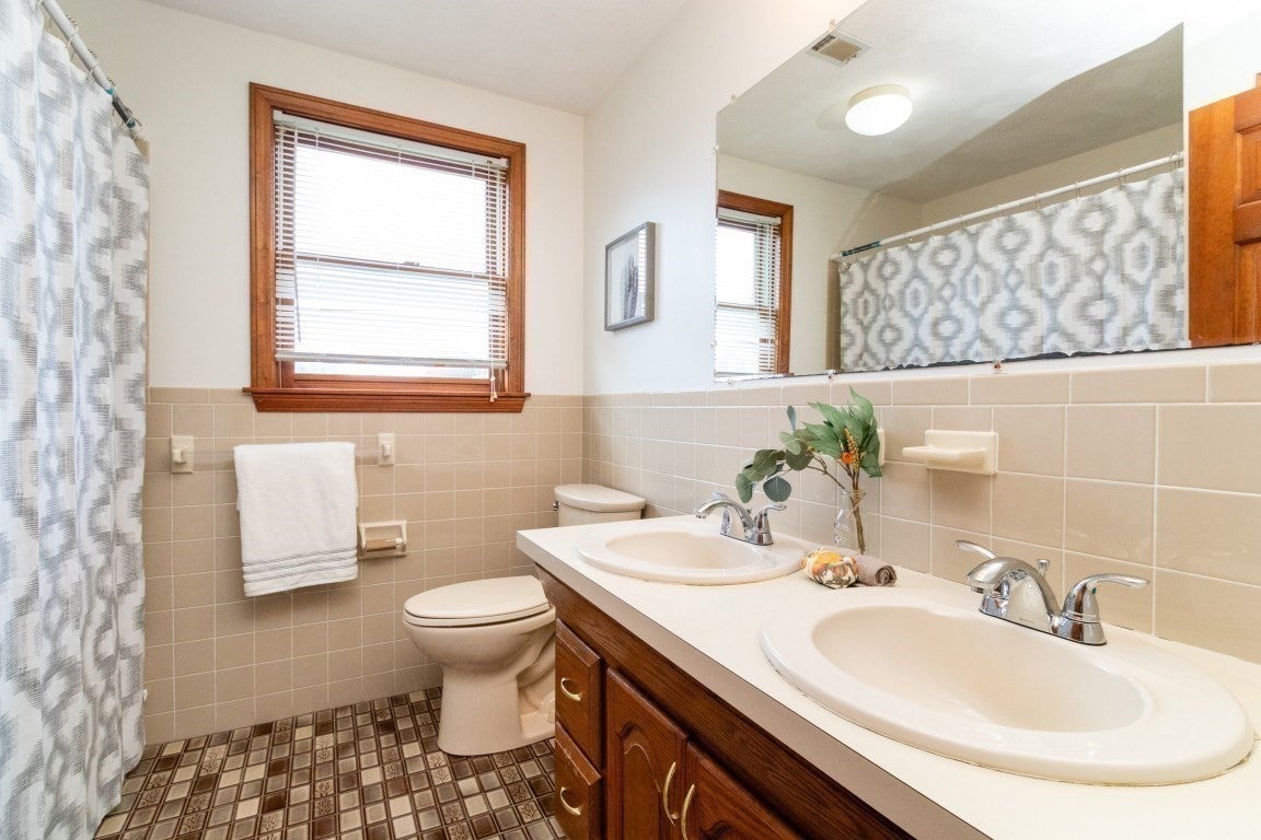 2 Mccarthy Dr, Burlington, MA Photo #33