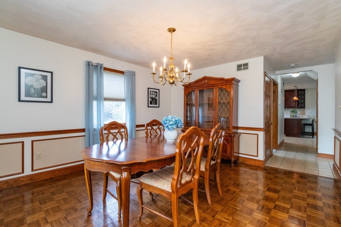 2 Mccarthy Dr, Burlington, MA Photo #8