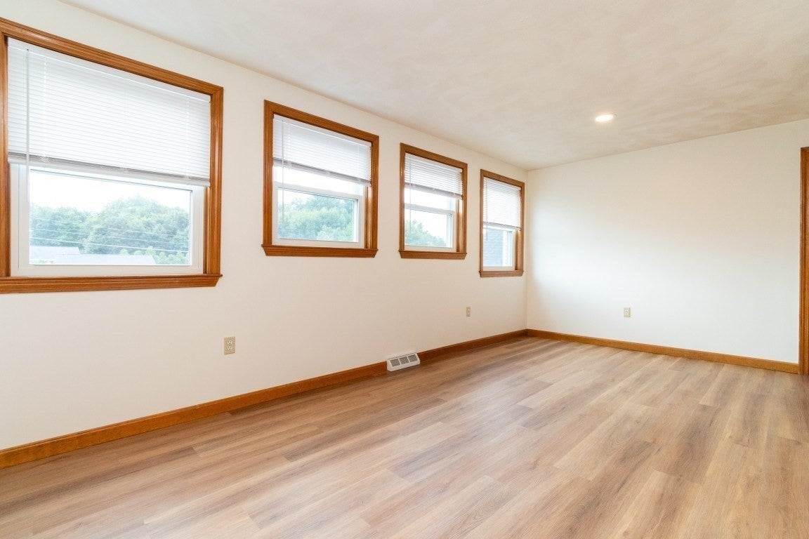 2 Mccarthy Dr, Burlington, MA Photo #34