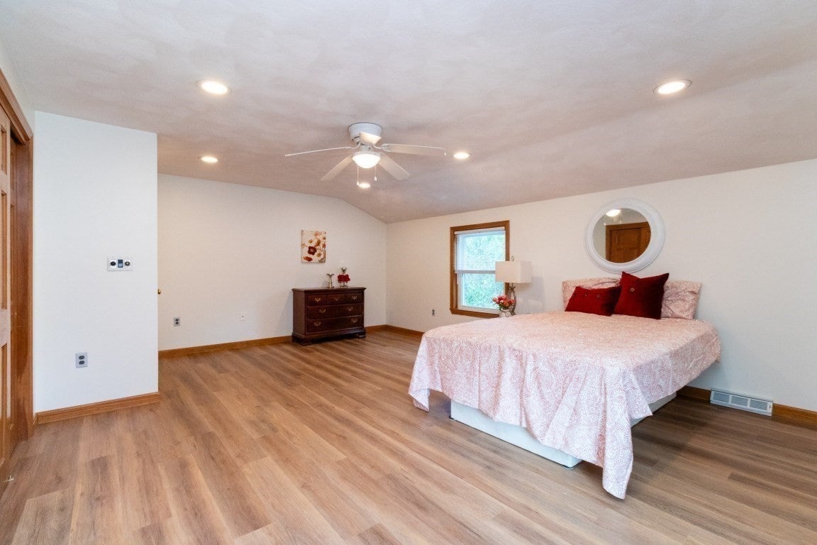 2 Mccarthy Dr, Burlington, MA Photo #32