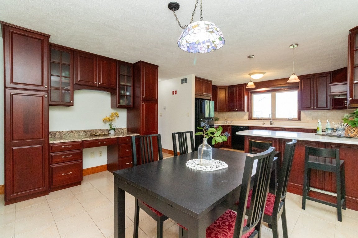 2 Mccarthy Dr, Burlington, MA Photo #20