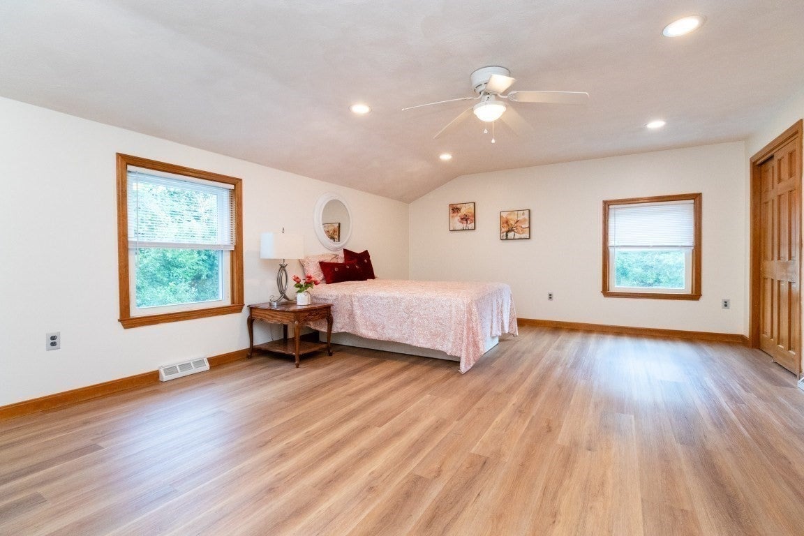 2 Mccarthy Dr, Burlington, MA Photo #30