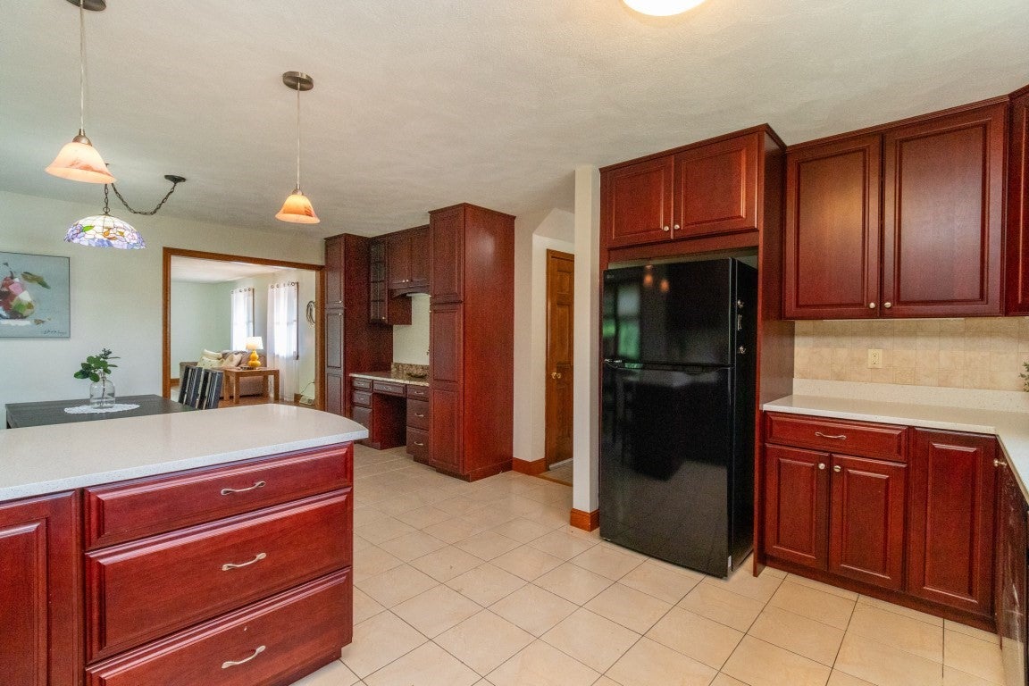 2 Mccarthy Dr, Burlington, MA Photo #17